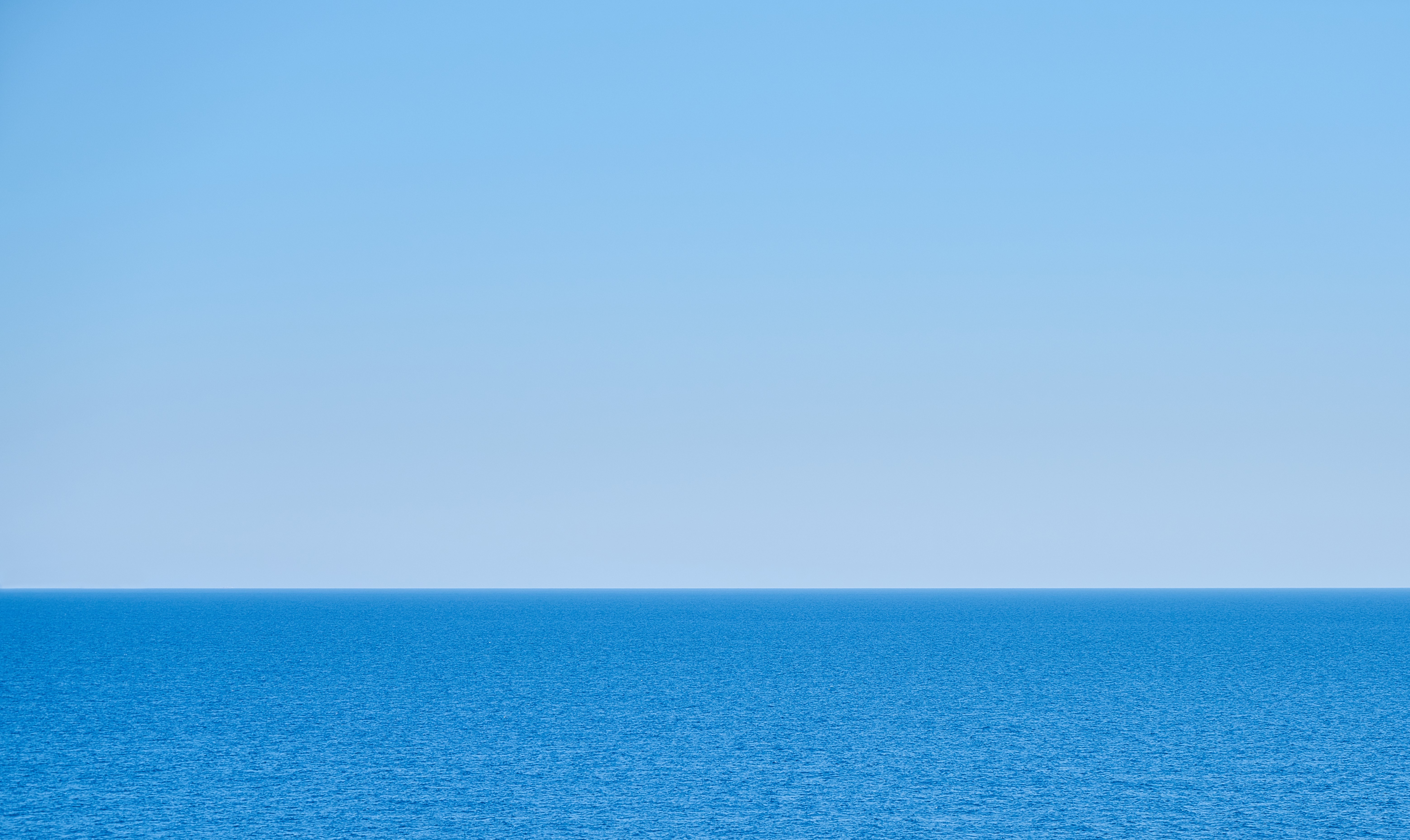 peaceful_sea_blue_sky.jpg